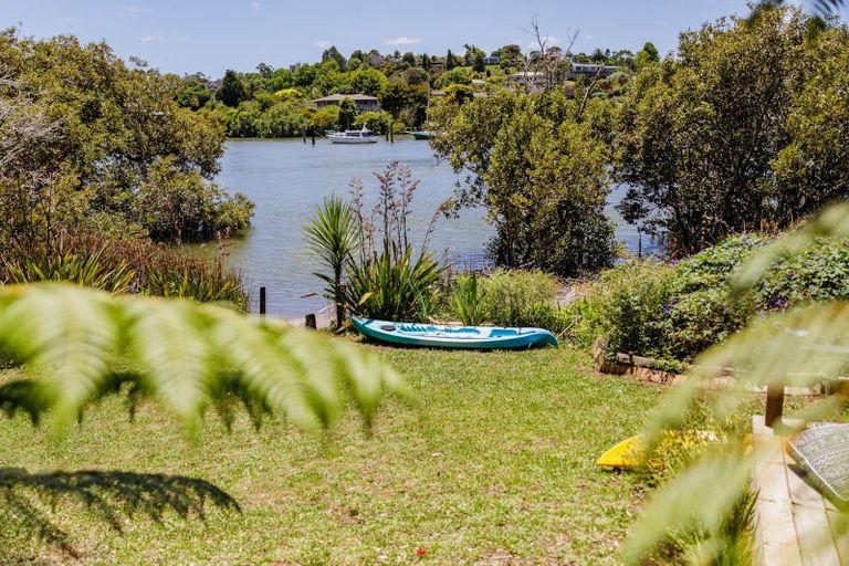 Photo of property in 22 Riverview Road, Kerikeri, 0230