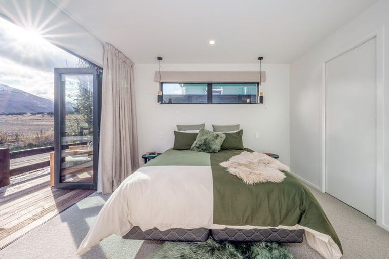 Photo of property in 1 Kamana Rise, Wanaka, 9382