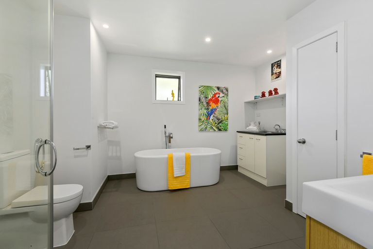 Photo of property in 44 Matua Road, Huapai, Kumeu, 0810