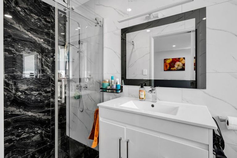 Photo of property in 3 Frederick Place, Whalers Gate, New Plymouth, 4310