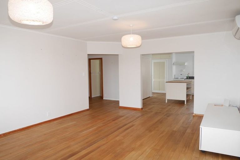 Photo of property in 24 Eatwell Avenue, Paraparaumu Beach, Paraparaumu, 5032