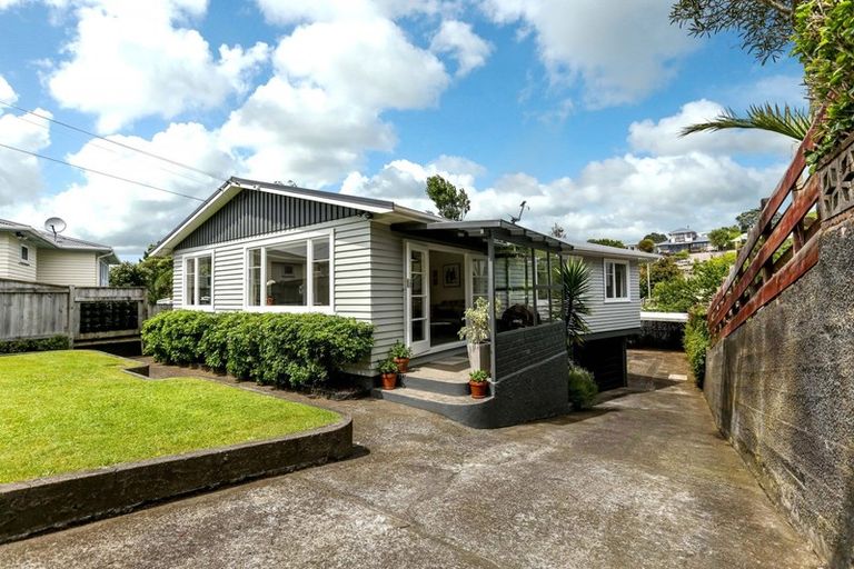 Photo of property in 22 Stuart Place, Blagdon, New Plymouth, 4310