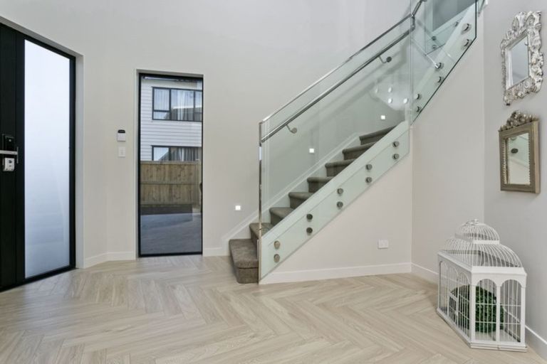 Photo of property in 4 Tawatawa Street, Long Bay, Auckland, 0630