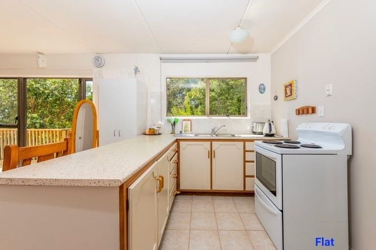 Photo of property in 3 Mulberry Place, Glenfield, Auckland, 0629
