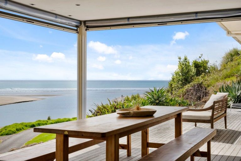 Photo of property in 14 Oraka Road, Mahia, Nuhaka, 4198
