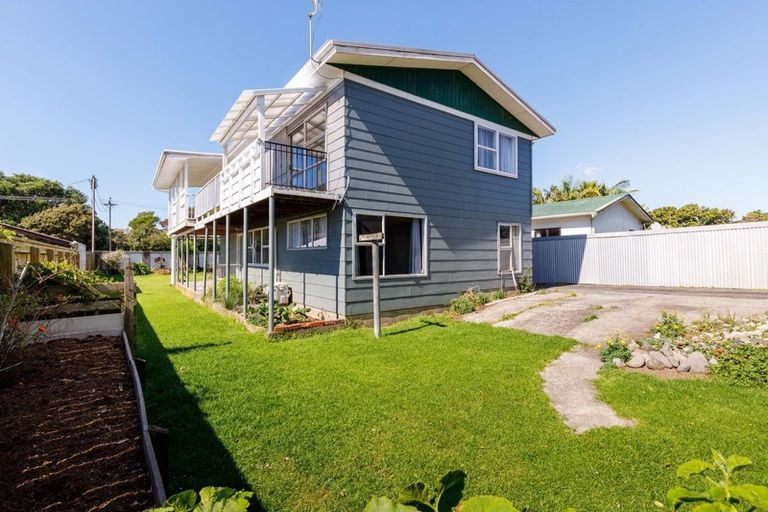 Photo of property in 27 Leslie Street, Waitara, 4320