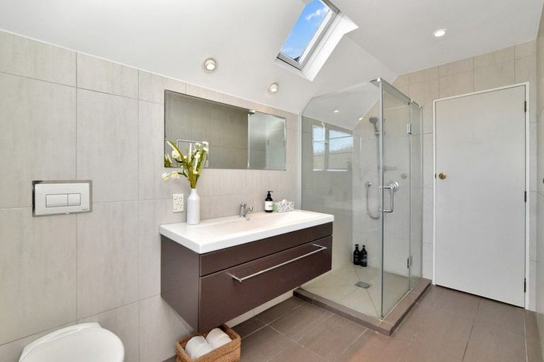 Photo of property in 11 Oceanview Road, Mount Maunganui, 3116