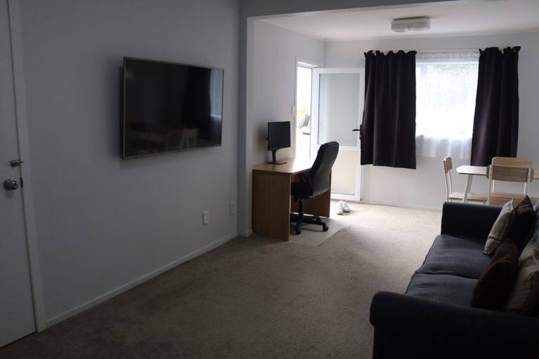 Photo of property in 18 Dunstall Place, Mangere Bridge, Auckland, 2022