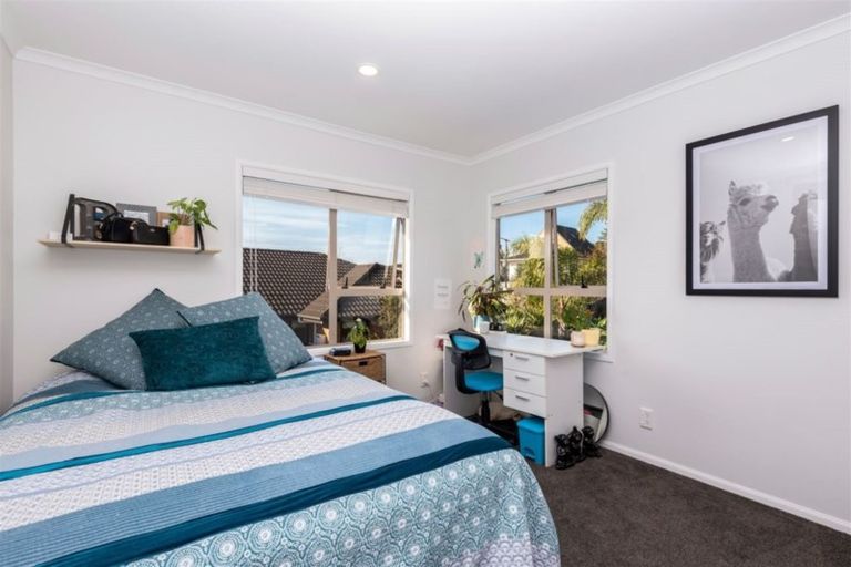 Photo of property in 17 Dunloy Place, East Tamaki Heights, Auckland, 2016