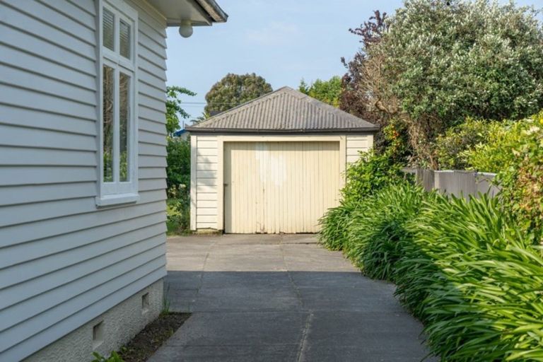 Photo of property in 37 Dublin Street, Martinborough, 5711