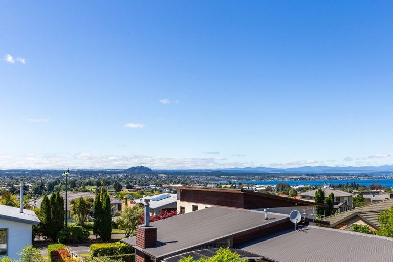 Photo of property in 9 Carpentras Way, Nukuhau, Taupo, 3330
