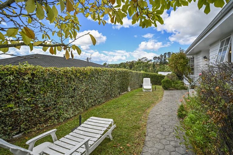 Photo of property in 2 Aotea Crescent, Havelock North, 4130