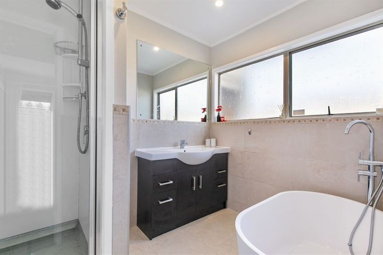 Photo of property in 4 Galvan Avenue, Sunnyhills, Auckland, 2010