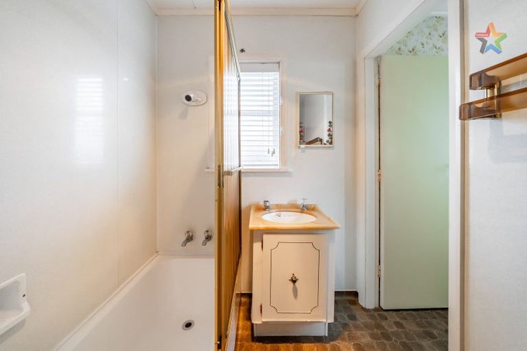 Photo of property in 4 Ashforth Street, Wainuiomata, Lower Hutt, 5014