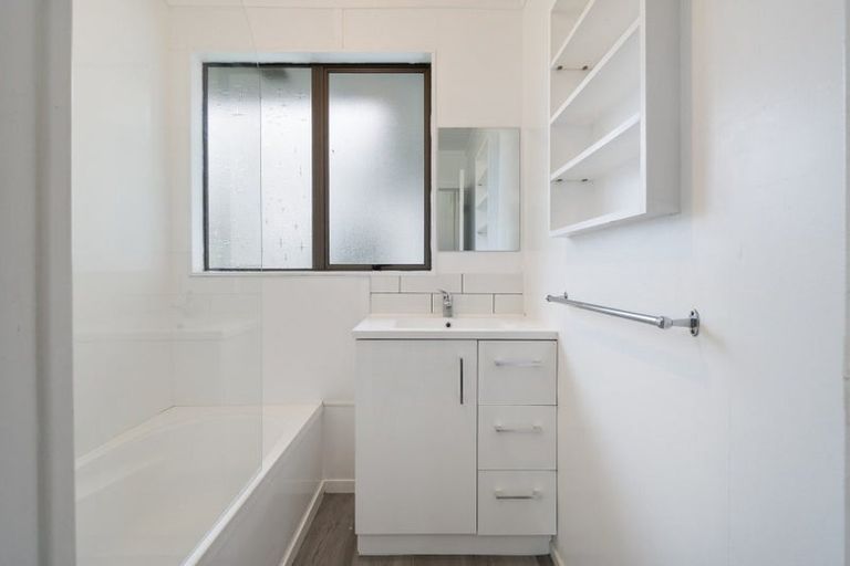 Photo of property in 24 Fergusson Street, Marton, 4710