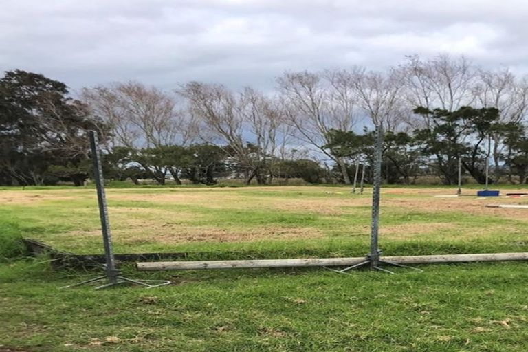 Photo of property in 37 Te Pua School Road, Helensville, 0875