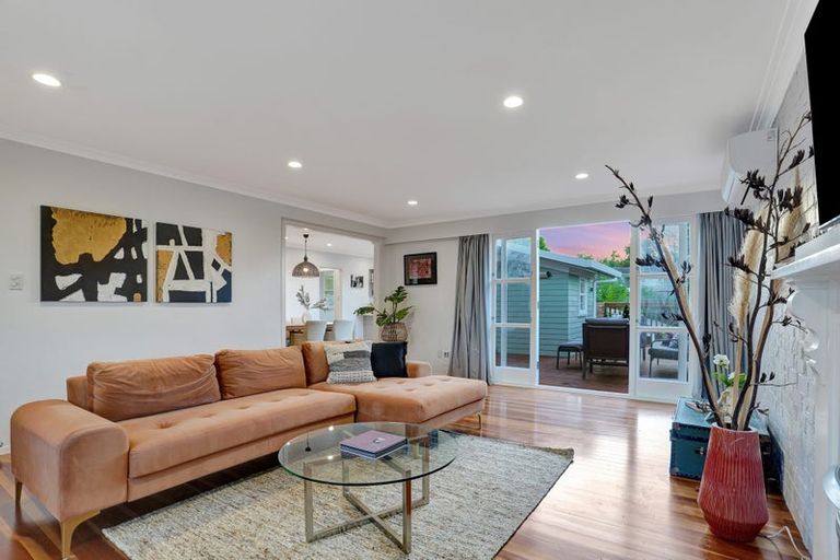 Photo of property in 39 Kamara Road, Glen Eden, Auckland, 0602