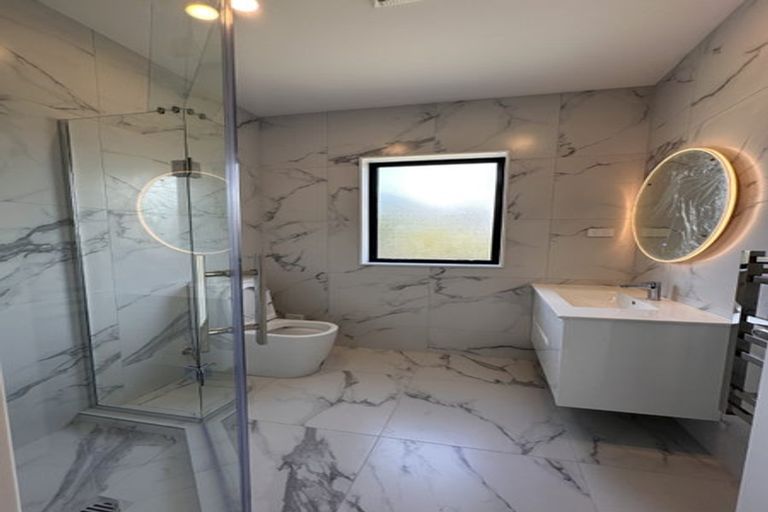 Photo of property in 59b Totara Road, Te Atatu Peninsula, Auckland, 0610