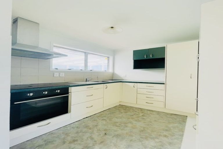 Photo of property in 90 Oriel Avenue, Tawa, Wellington, 5028