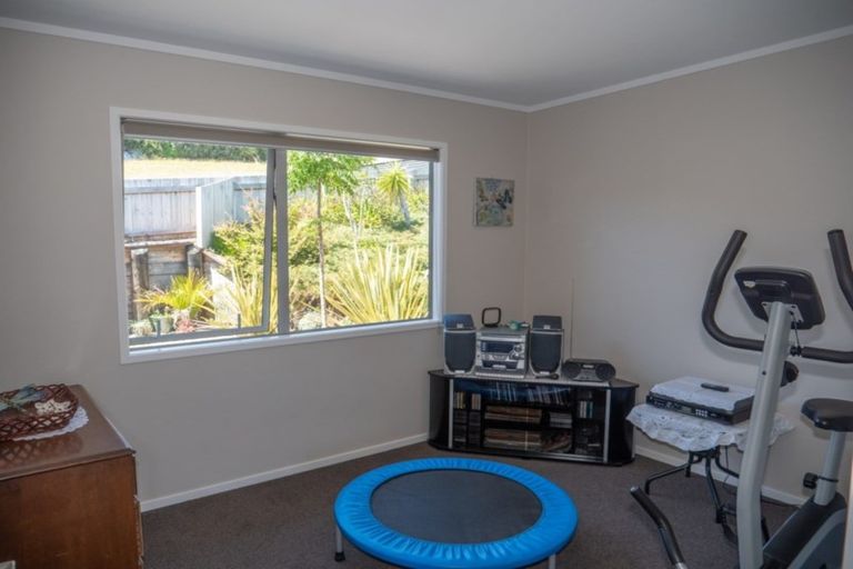 Photo of property in 11 Nancy Wake Place, Cable Bay, 0420