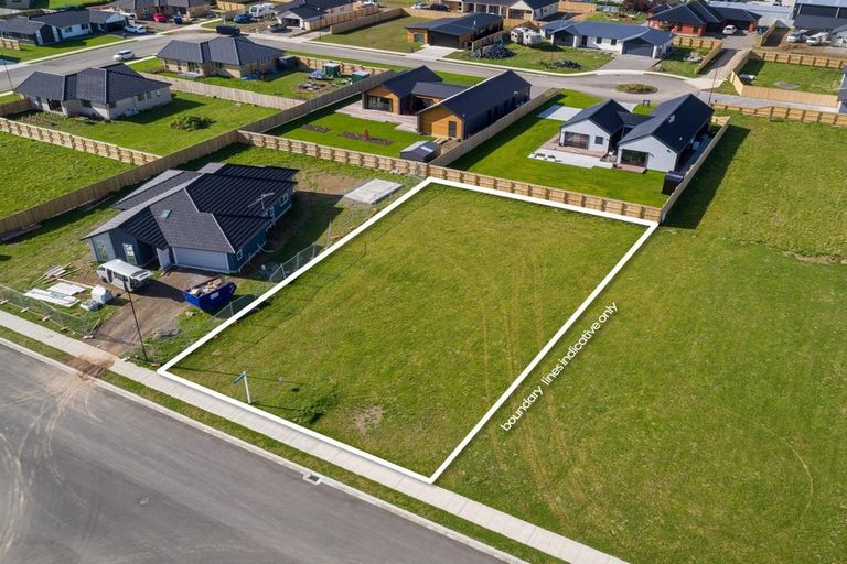 Photo of property in 12 Endelave Way, Carterton, 5713