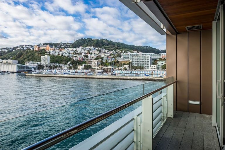 Photo of property in Clyde Quay Wharf, 1a/7 Clyde Quay Wharf, Te Aro, Wellington, 6011