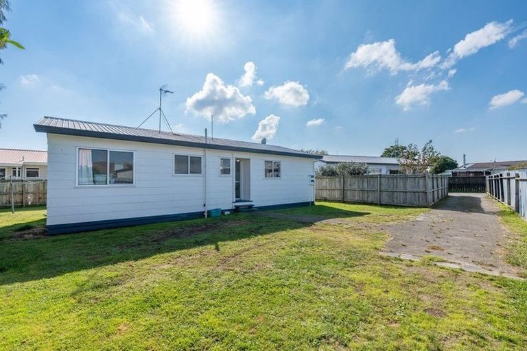 Photo of property in 20b Kentucky Crescent, Nawton, Hamilton, 3200