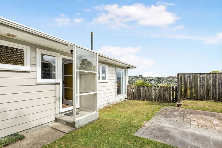 Photo of property in 104 Stewart Drive, Newlands, Wellington, 6037