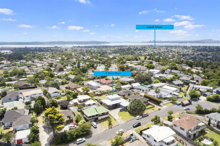 Photo of property in 8 Darcy Place, Massey, Auckland, 0614