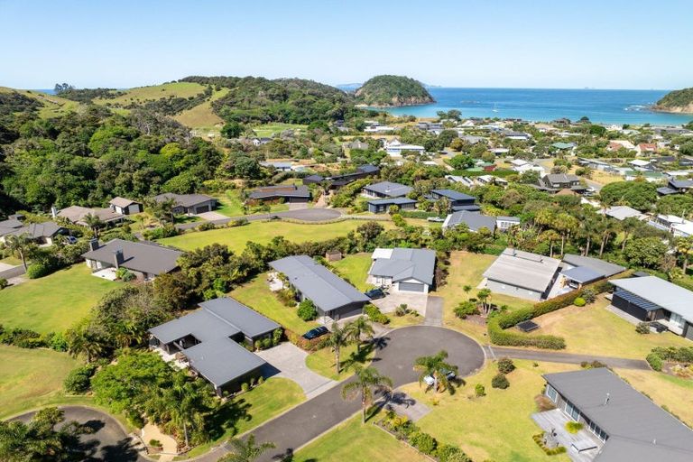 Photo of property in 1 Coral Place, Matapouri, Whangarei, 0173