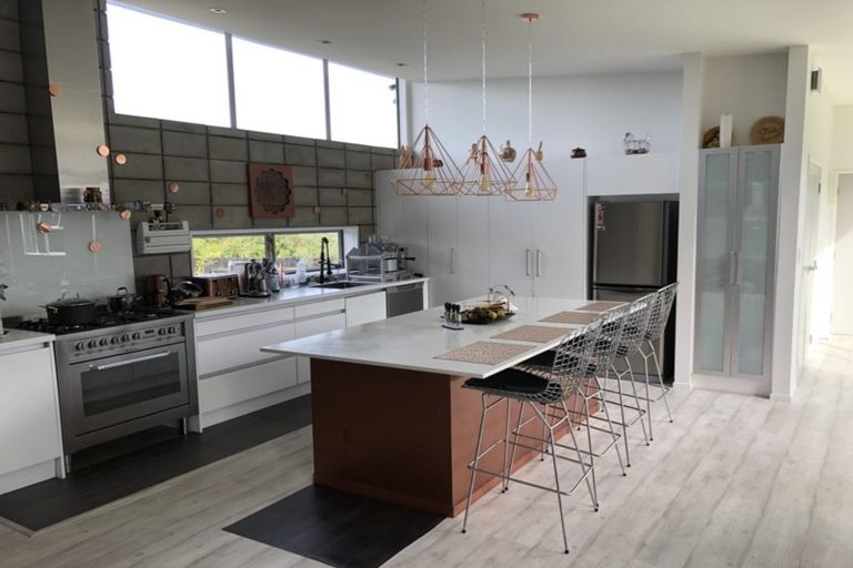 Photo of property in 153 Vipond Road, Stanmore Bay, Whangaparaoa, 0932