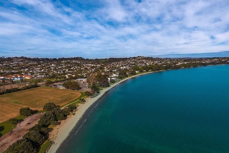 Photo of property in 1/142 Stanmore Bay Road, Stanmore Bay, Whangaparaoa, 0932