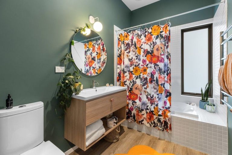 Photo of property in 3 Doug Ledgerwood Drive, Wanaka, 9305