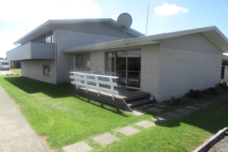 Photo of property in 122 Riverside Drive, Whakatane, 3120