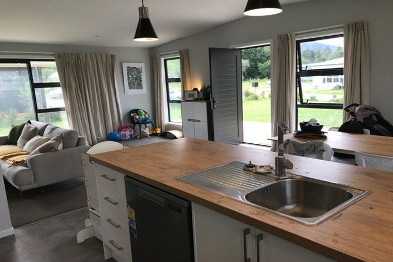 Photo of property in 2b Ataahua Place, Featherston, 5710
