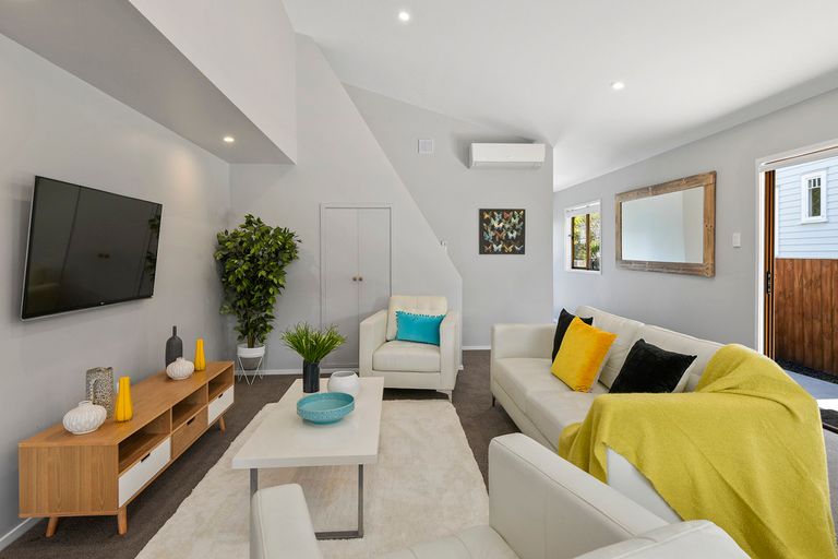 Photo of property in 44 Matua Road, Huapai, Kumeu, 0810