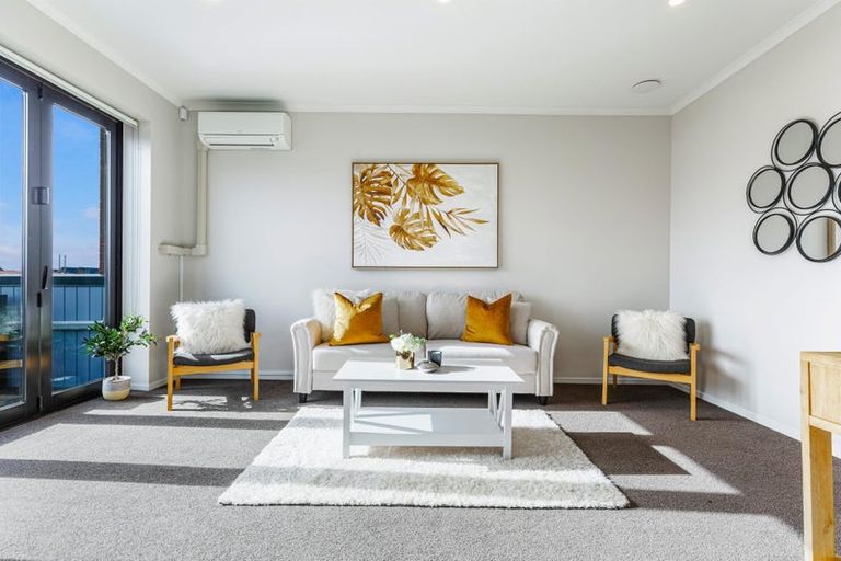 Photo of property in 6/7 Uku Lane, Hobsonville, Auckland, 0616