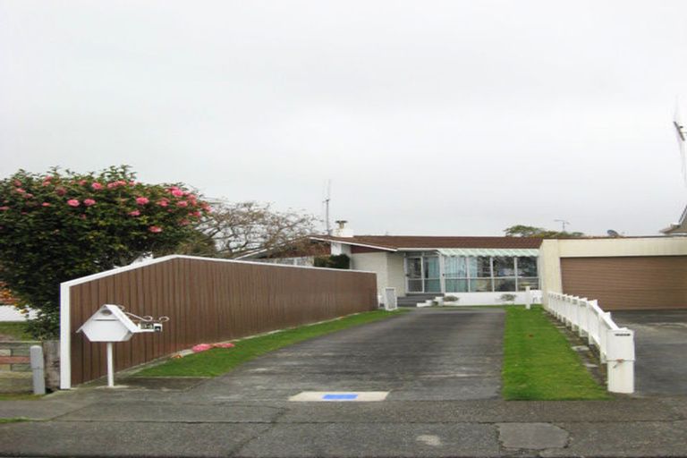 Photo of property in 34a Karaka Crescent, Levin, 5510
