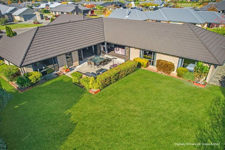 Photo of property in 13 Raymond Place, West Melton, 7618