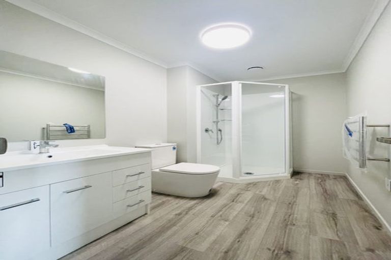 Photo of property in 6a Melleray Place, Randwick Park, Auckland, 2105