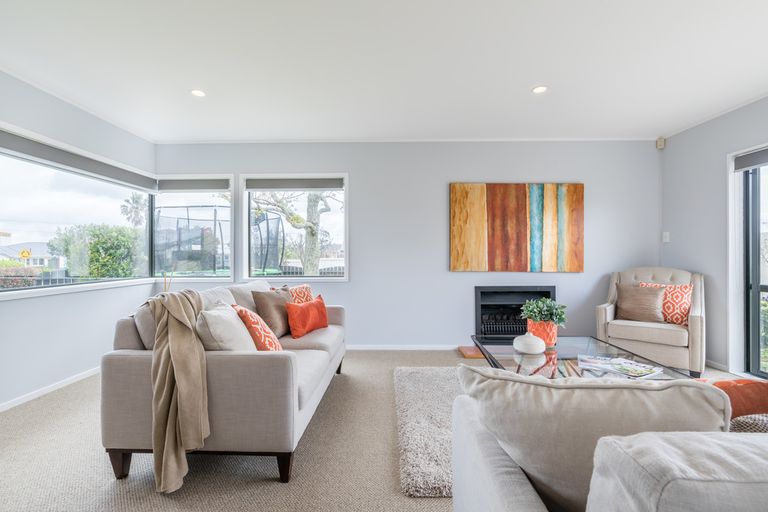 Photo of property in 27 Suncrest Drive, West Harbour, Auckland, 0618