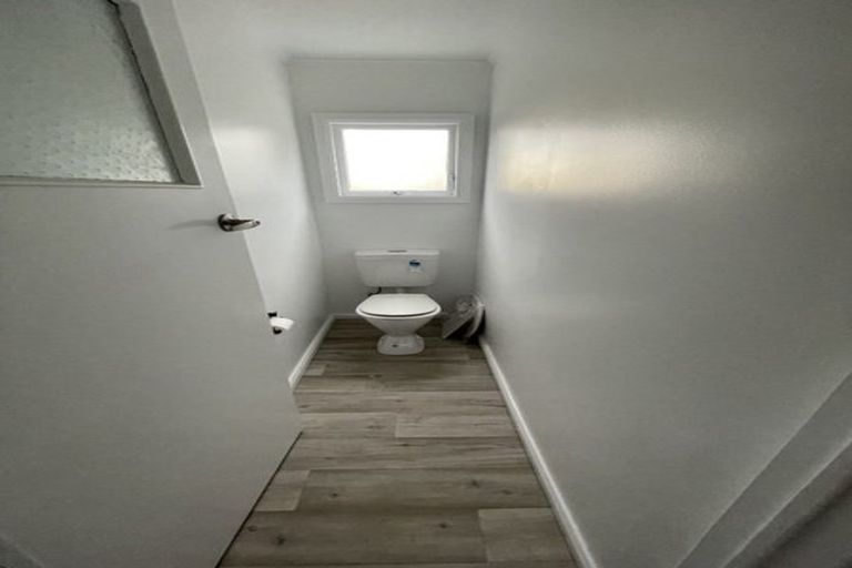 Photo of property in 23 Perrin Place, Kelvin Grove, Palmerston North, 4414