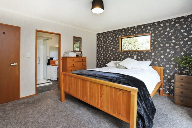 Photo of property in 10 Tui Place, Otatara, Invercargill, 9879