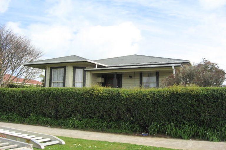 Photo of property in 2 Hinau Street, Inglewood, 4330