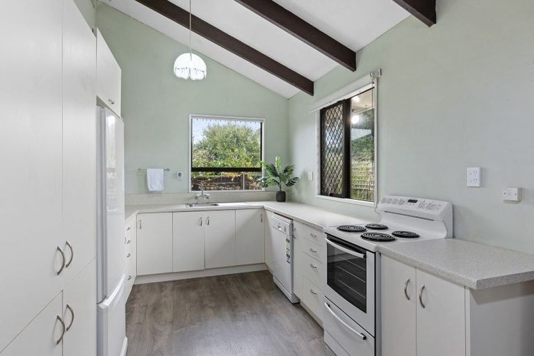 Photo of property in 6 Malabar Crescent, Broomfield, Christchurch, 8042