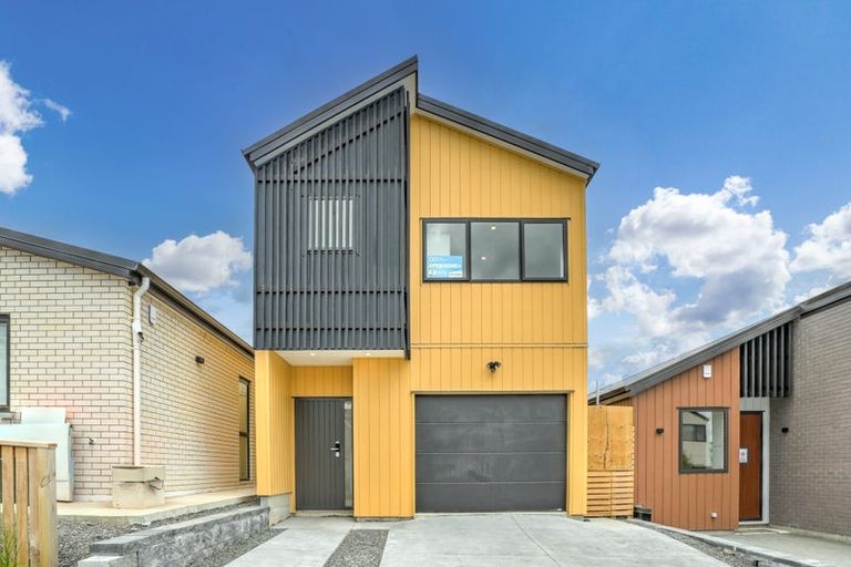 Photo of property in 61 Horokaka Street, Massey, Auckland, 0614