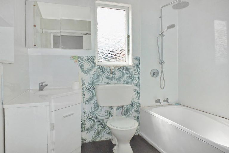 Photo of property in 2 Hillary Street, Foxton, 4814