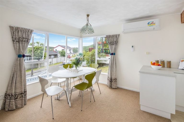 Photo of property in 2/61 Woodhouse Avenue, Karori, Wellington, 6012