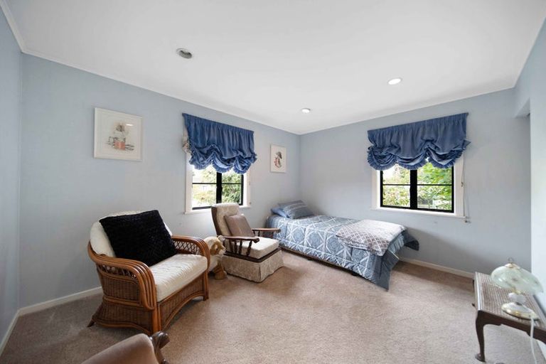 Photo of property in 16 Len Garlick Place, Pahurehure, Papakura, 2113