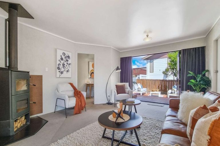 Photo of property in 4 Thackeray Place, Owhata, Rotorua, 3010